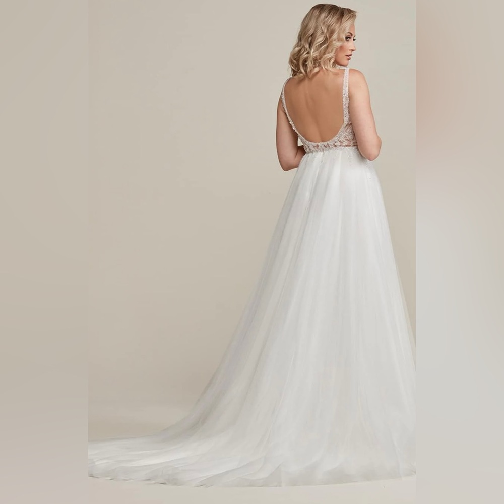 Brand new wedding dress